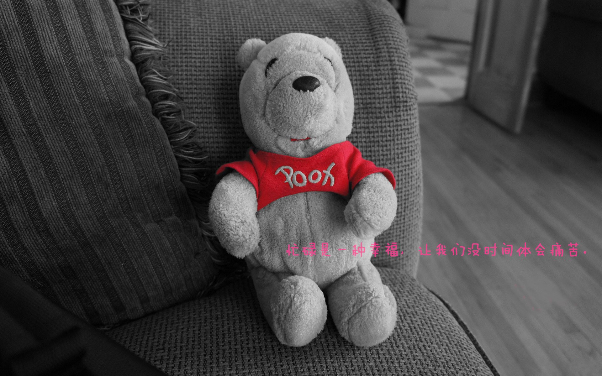 九游网-比赛视觉包装设计融合数字艺术元素，包装视觉传达设计包括文字色彩图形和版式设计