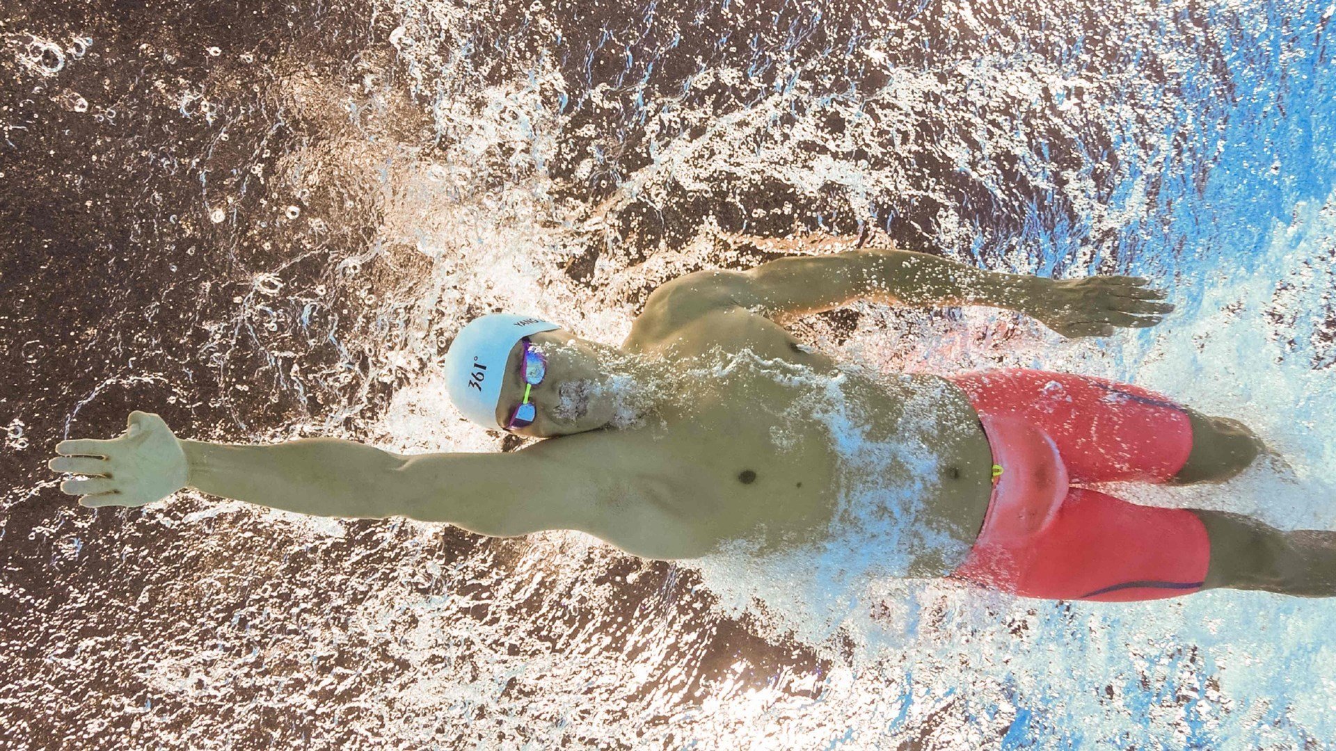 九游网-决赛焦点：切拉苏奥洛出水即领游，切洛拉高球队