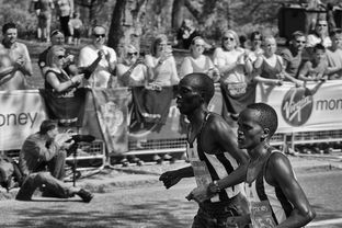 塞内加尔男篮在非洲锦标赛中奋战不息，誓夺冠军，南非洲杯塞内加尔